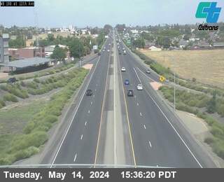 Traffic Cam KIN-198-AT 12TH AVE