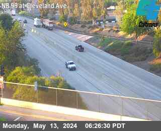 Traffic Cam MAD-99-AT CLEVELAND AVE