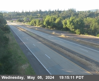 CalTrans Traffic Camera US-101 : North Of SR-20 - Looking North (C001) in Redwood Valley