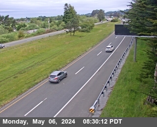 CalTrans Traffic Camera US-101 : South Of SR-299 - Looking North (C004) in Arcata
