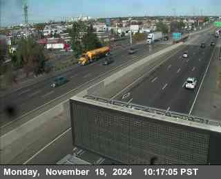 Traffic Camera Image from I-5 at NB I-5 S/O Charter Way