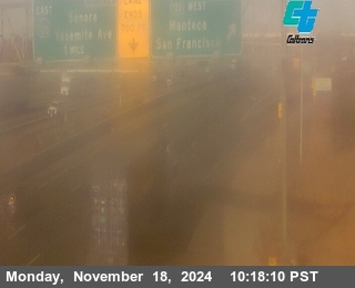 Traffic Camera Image from SR-99 at NB SR-99 S/O SR-120