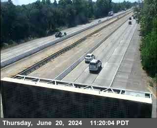 Traffic Camera Image from I-5 at SB I-5 N/O Hammer Lane