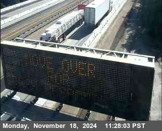 Traffic Camera Image from I-5 at SB I-5 N/O Hammer Lane