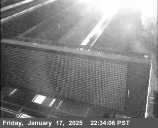 Traffic Camera Image from I-5 at SB I-5 N/O Hammer Lane