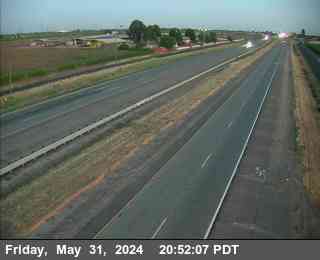 Traffic Camera Image from I-5 at SB I-5 S/O Peltier Road