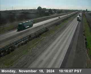 Traffic Camera Image from I-5 at SB I-5 S/O Peltier Road