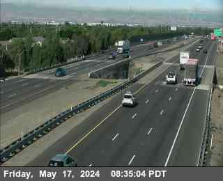 Traffic Camera Image from I-205 at WB I-205 East of MacArthur Drive