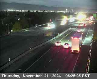 Traffic Camera Image from I-205 at WB I-205 East of MacArthur Drive