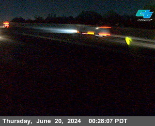 Traffic Camera Image from I-205 at WB I-205 MacArthur Drive RWIS