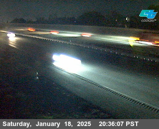 Traffic Camera Image from I-205 at WB I-205 MacArthur Drive RWIS