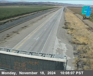 Traffic Camera Image from SR-132 at WB SR 132 E/O I-580