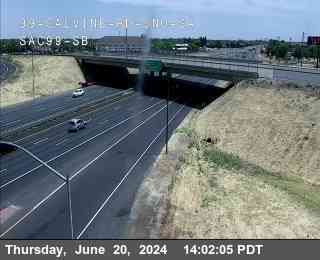 Traffic Camera Image from SR-99 at Hwy 99 at Calvine