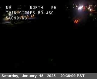 Traffic Camera Image from SR-99 at Hwy 99 at Twin Cities