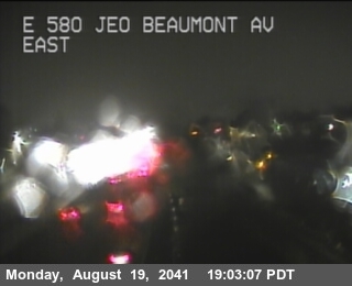 Timelapse image near TVA42 -- I-580 : Just East Of Beaumont Avenue, Oakland 0 minutes ago