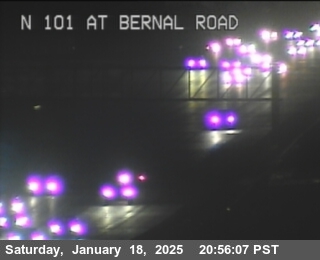 Traffic Camera Image from US-101 at TVC12 -- US-101 : Bernal Road