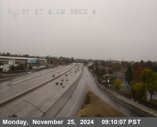 Traffic Camera Image from US-101 at TVC70 -- US-101 : Alum Rock Avenue