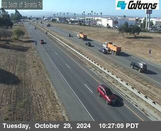 Traffic Camera Image from US-101 at US-101 : Boronda Road