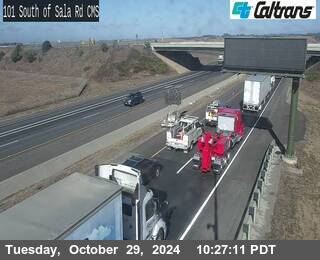 Traffic Camera Image from US-101 at US-101 : South of Sala Road