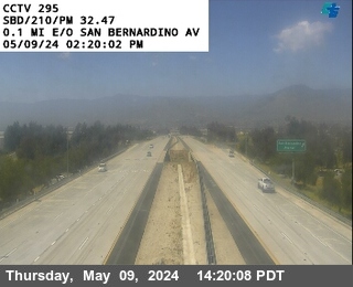 Timelapse image near I-210 : (295) East of San Bernardino Avenue, Redlands 0 minutes ago