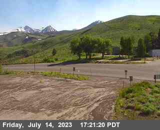 Traffic Cam US-395 : Conway Summit 1
 - North
